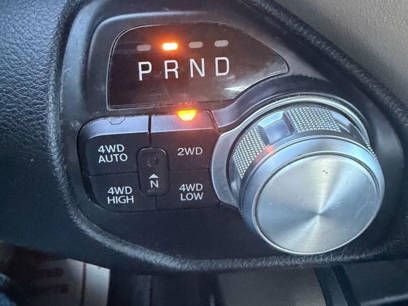 RAM 1500 Laramie 4x4 Crew Cab 5'7" Box 2021