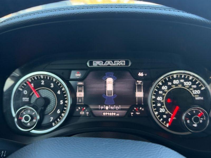 RAM 1500 Laramie 4x4 Crew Cab 5'7" Box 2021