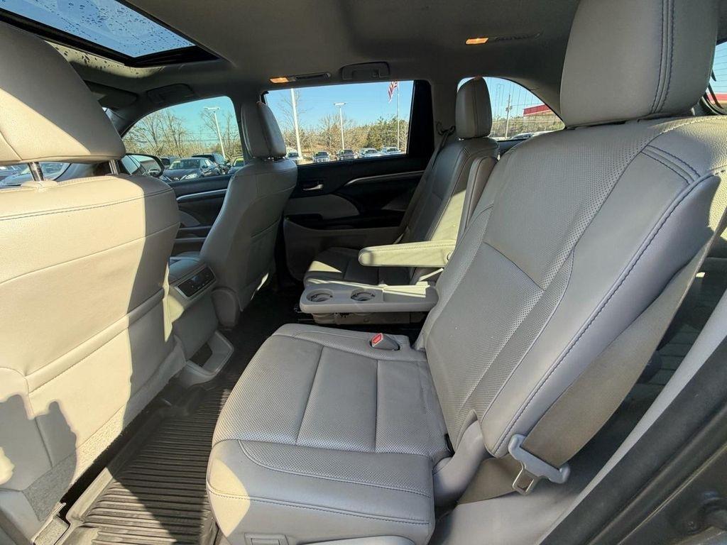 Toyota Highlander Hybrid Limited V6 AWD (Natl) 2018