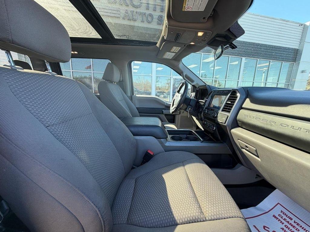 Ford Super Duty F-250 SRW XLT 4WD Crew Cab 8' Box 2022