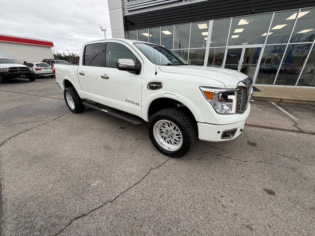Nissan Titan 4x4 Crew Cab Platinum Reserve 2017