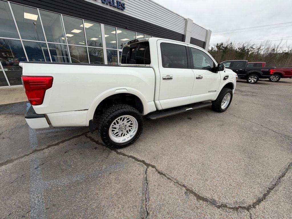 Nissan Titan 4x4 Crew Cab Platinum Reserve 2017