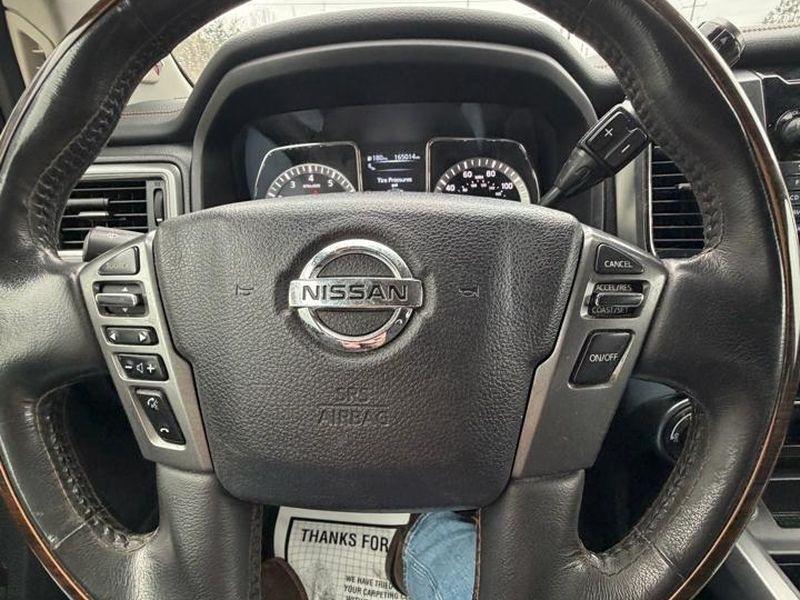 Nissan Titan 4x4 Crew Cab Platinum Reserve 2017