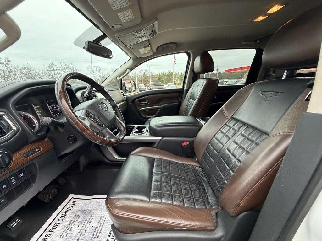 Nissan Titan 4x4 Crew Cab Platinum Reserve 2017
