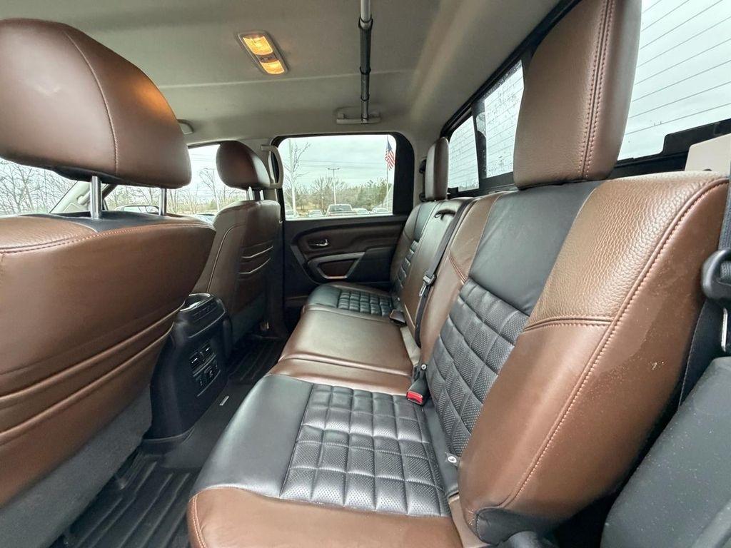 Nissan Titan 4x4 Crew Cab Platinum Reserve 2017