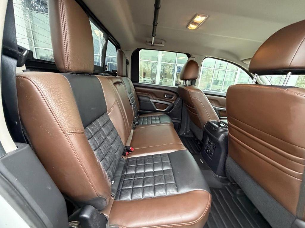 Nissan Titan 4x4 Crew Cab Platinum Reserve 2017