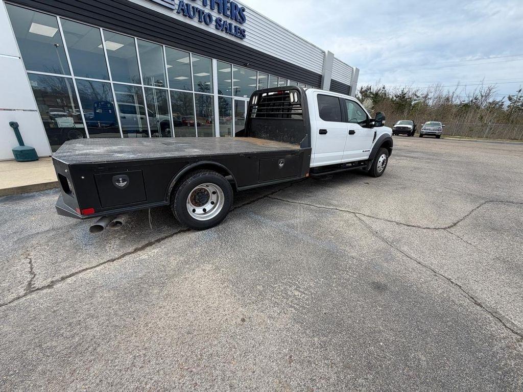 Ford Super Duty F-550 DRW Lariat 4WD Crew Cab 179" WB 60" CA 2019