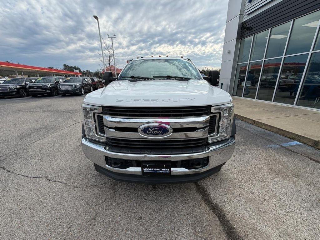 Ford Super Duty F-550 DRW Lariat 4WD Crew Cab 179" WB 60" CA 2019