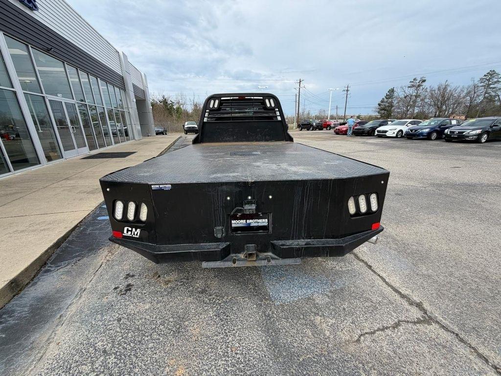 Ford Super Duty F-550 DRW Lariat 4WD Crew Cab 179" WB 60" CA 2019