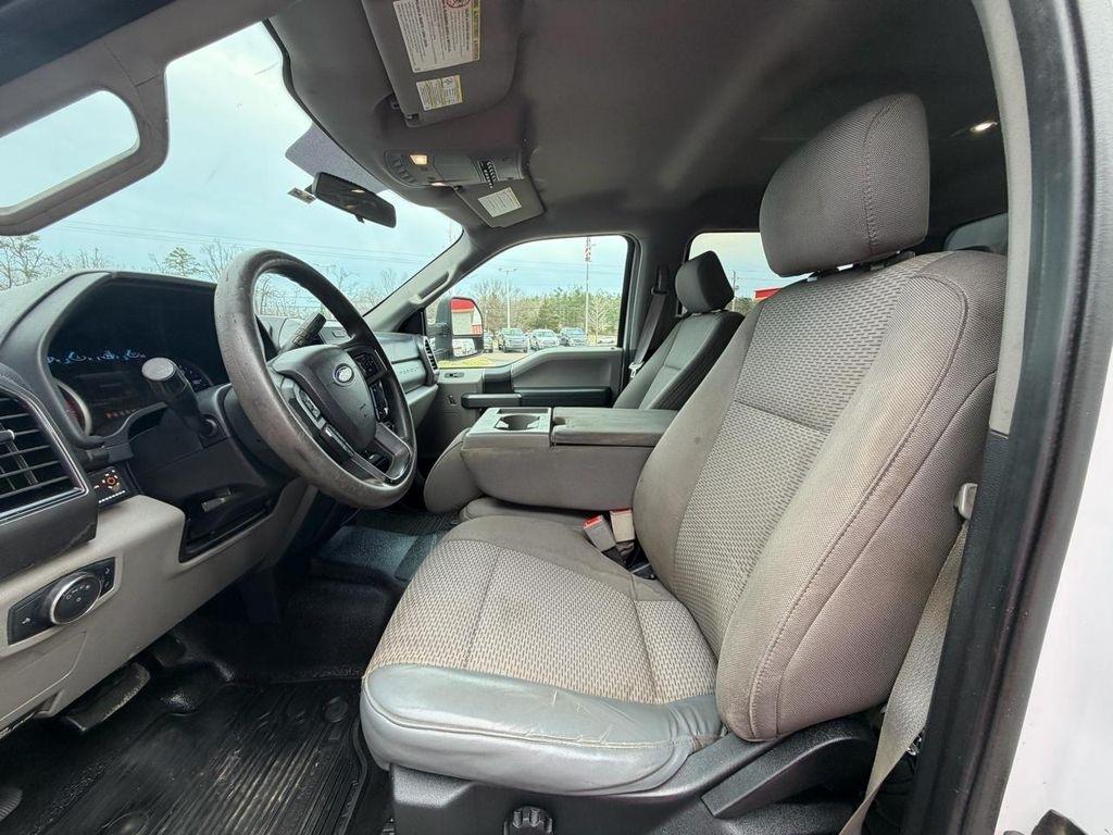 Ford Super Duty F-550 DRW Lariat 4WD Crew Cab 179" WB 60" CA 2019