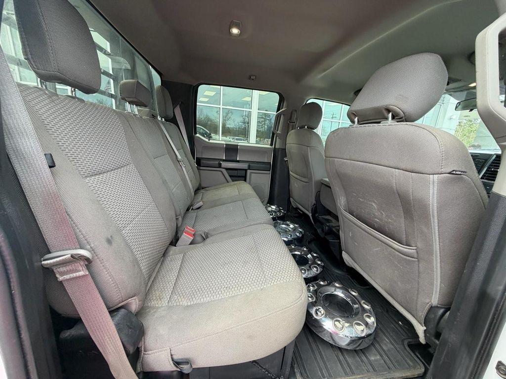 Ford Super Duty F-550 DRW Lariat 4WD Crew Cab 179" WB 60" CA 2019