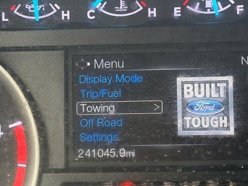 Ford Super Duty F-550 DRW Lariat 4WD Crew Cab 179" WB 60" CA 2019