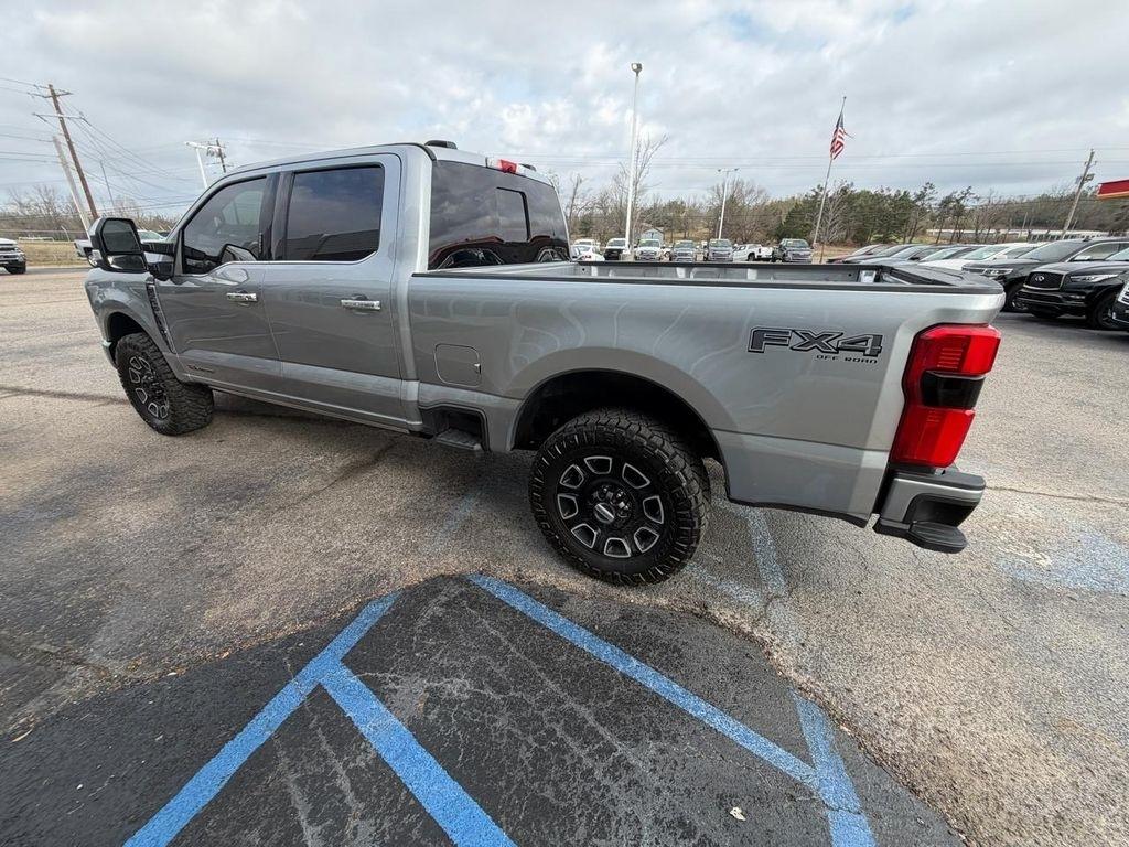 Ford Super Duty F-250 SRW Platinum 4WD Crew Cab 8' Box 2024
