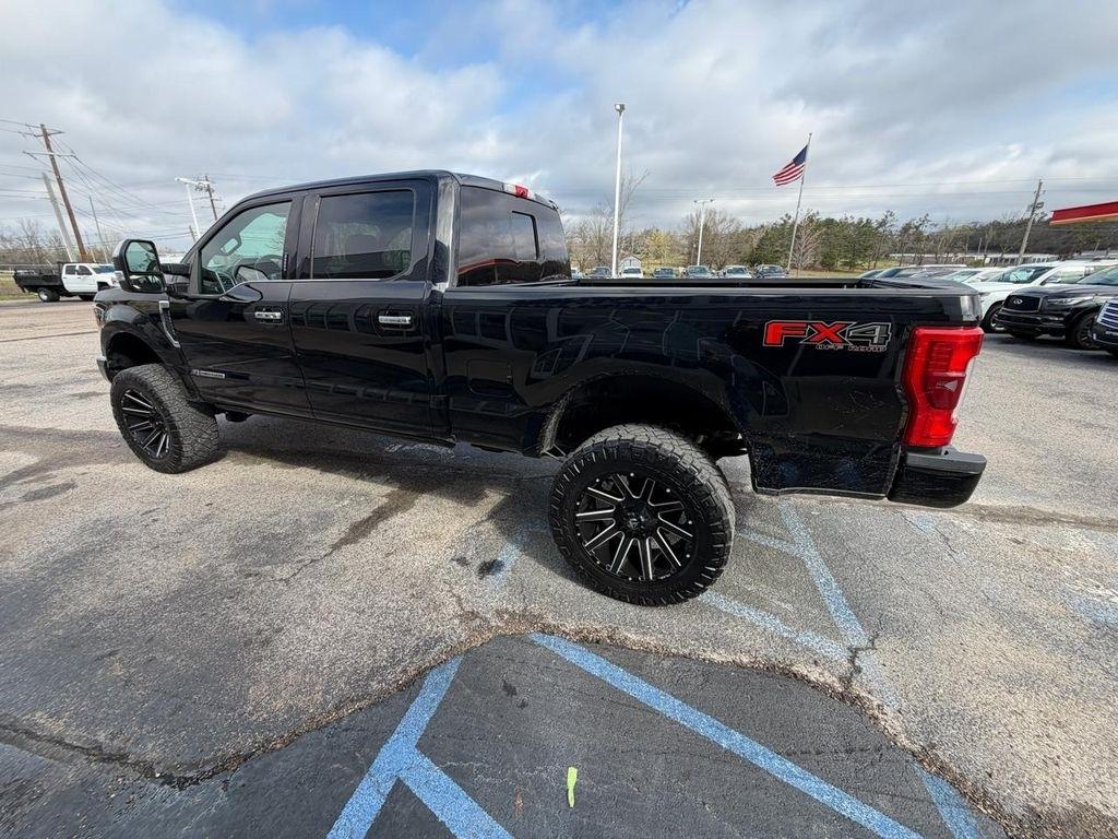 Ford Super Duty F-250 SRW Platinum 4WD Crew Cab 8' Box 2017