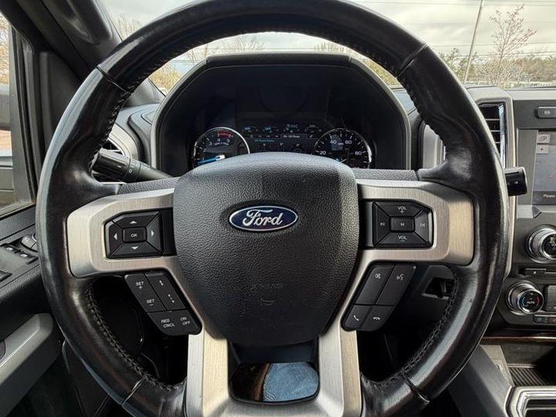 Ford Super Duty F-250 SRW Platinum 4WD Crew Cab 8' Box 2017