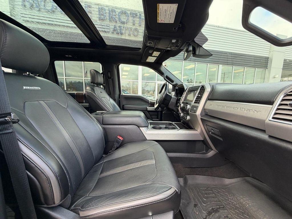 Ford Super Duty F-250 SRW Platinum 4WD Crew Cab 8' Box 2017