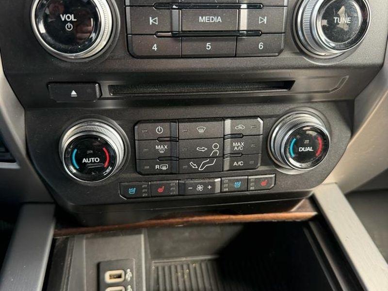 Ford Super Duty F-250 SRW Platinum 4WD Crew Cab 8' Box 2017