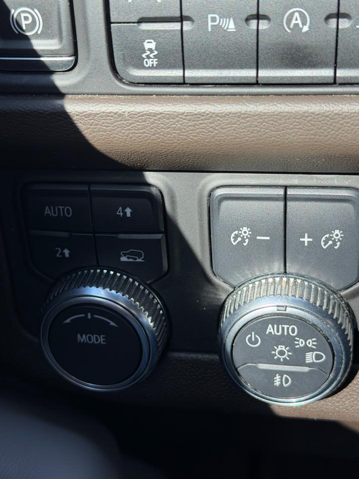 GMC Yukon XL 4WD 4dr SLT 2021