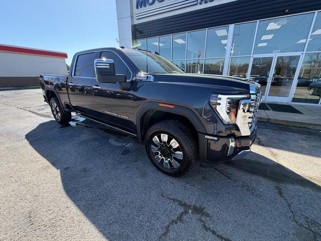 GMC Sierra 2500HD 4WD Crew Cab 159" Denali 2024