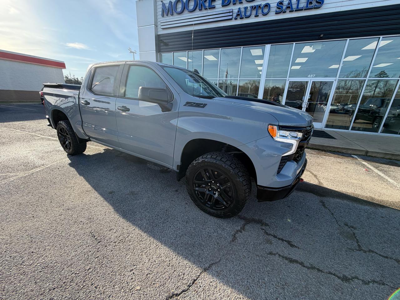 Chevrolet Silverado 1500 4WD Crew Cab 147" LT Trail Boss 2024
