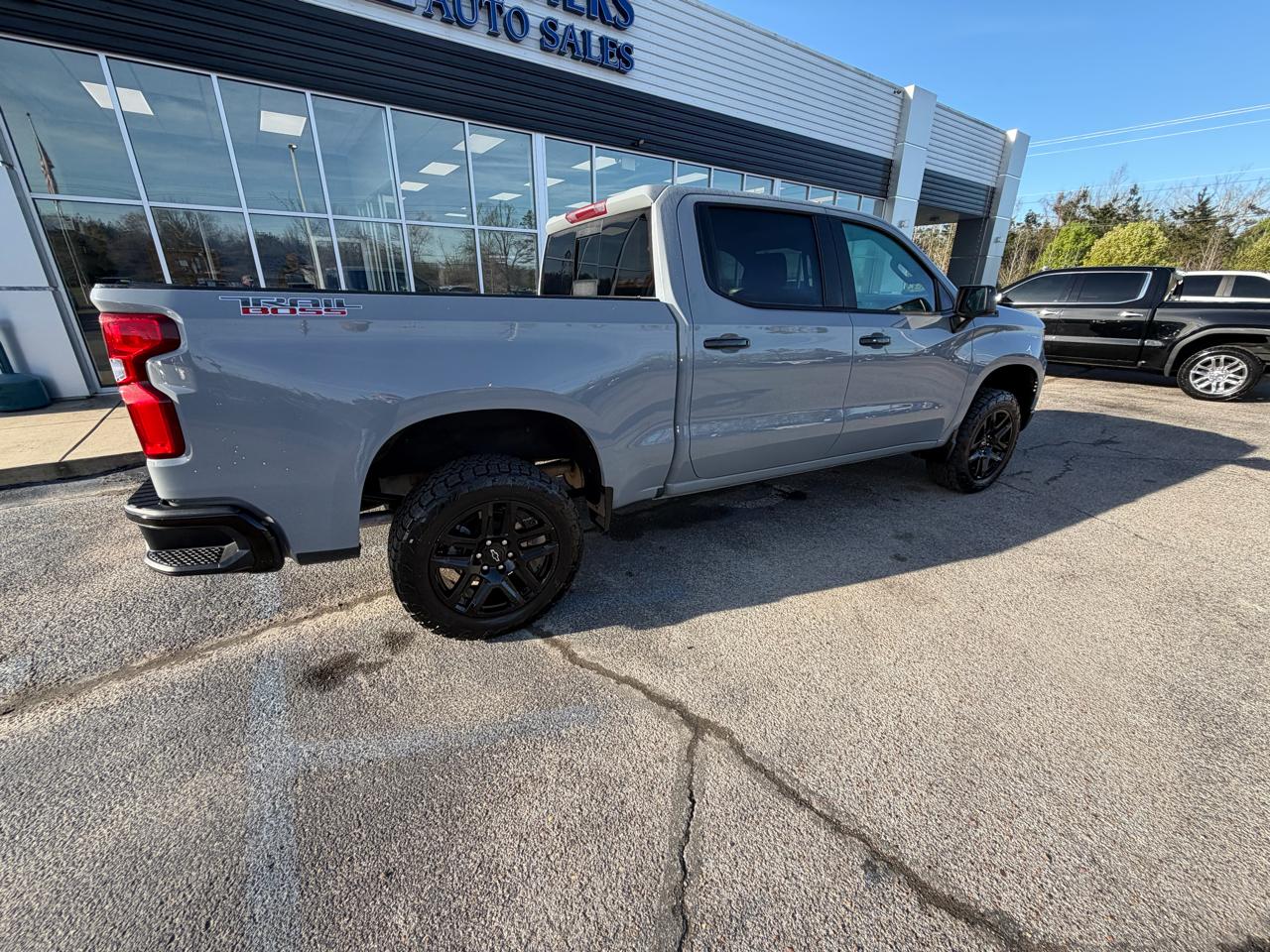 Chevrolet Silverado 1500 4WD Crew Cab 147" LT Trail Boss 2024