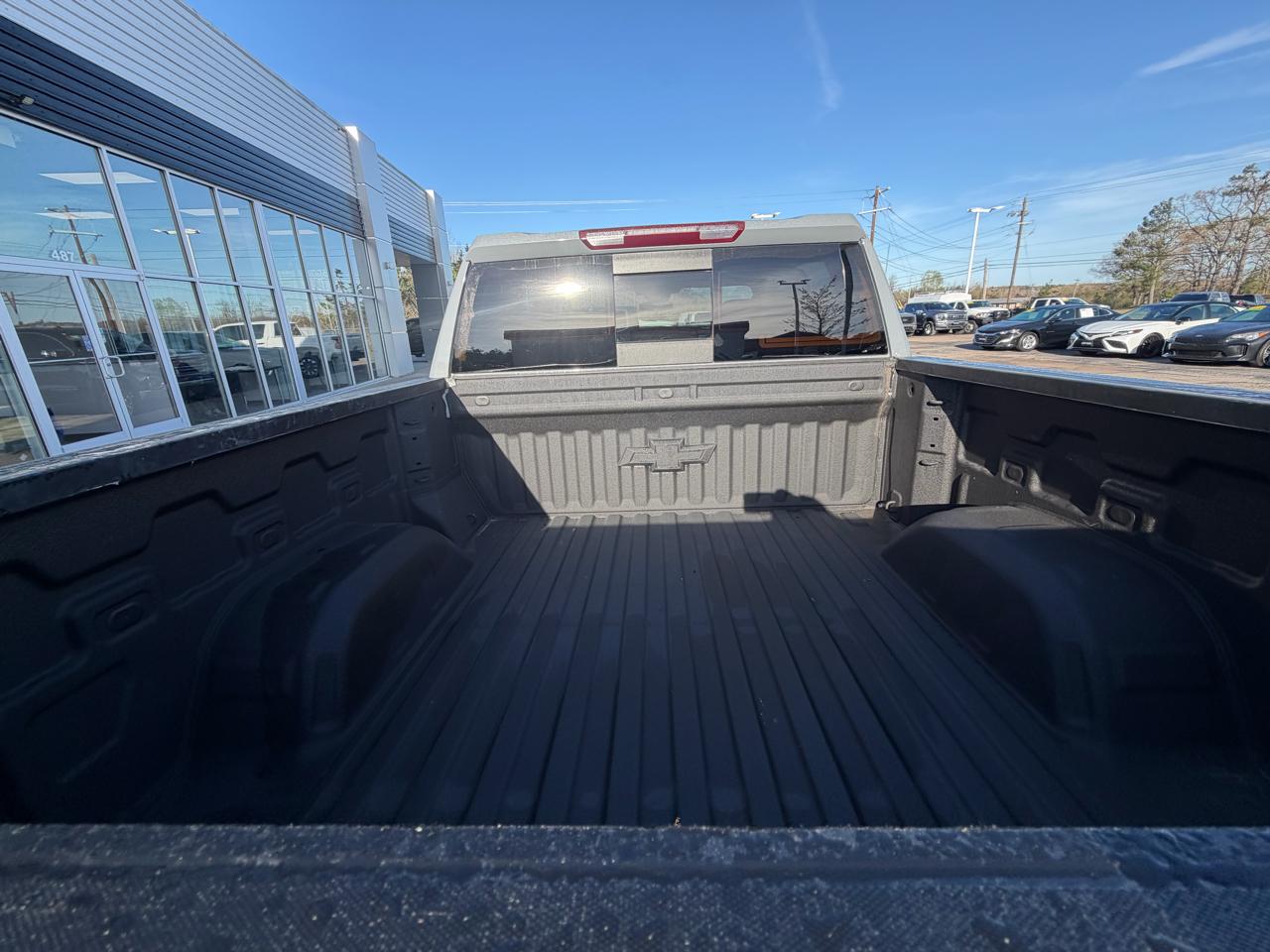 Chevrolet Silverado 1500 4WD Crew Cab 147" LT Trail Boss 2024