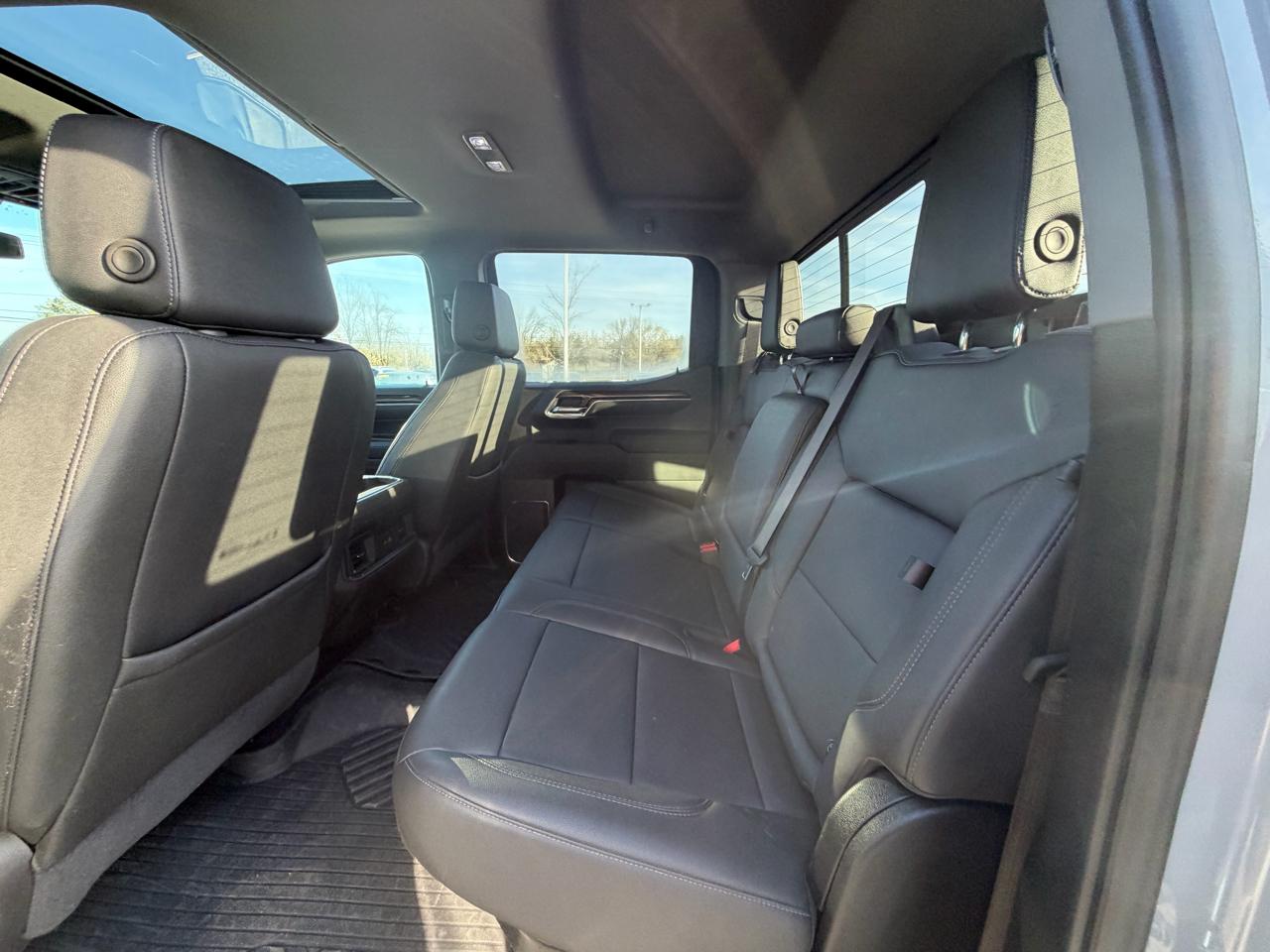 Chevrolet Silverado 1500 4WD Crew Cab 147" LT Trail Boss 2024