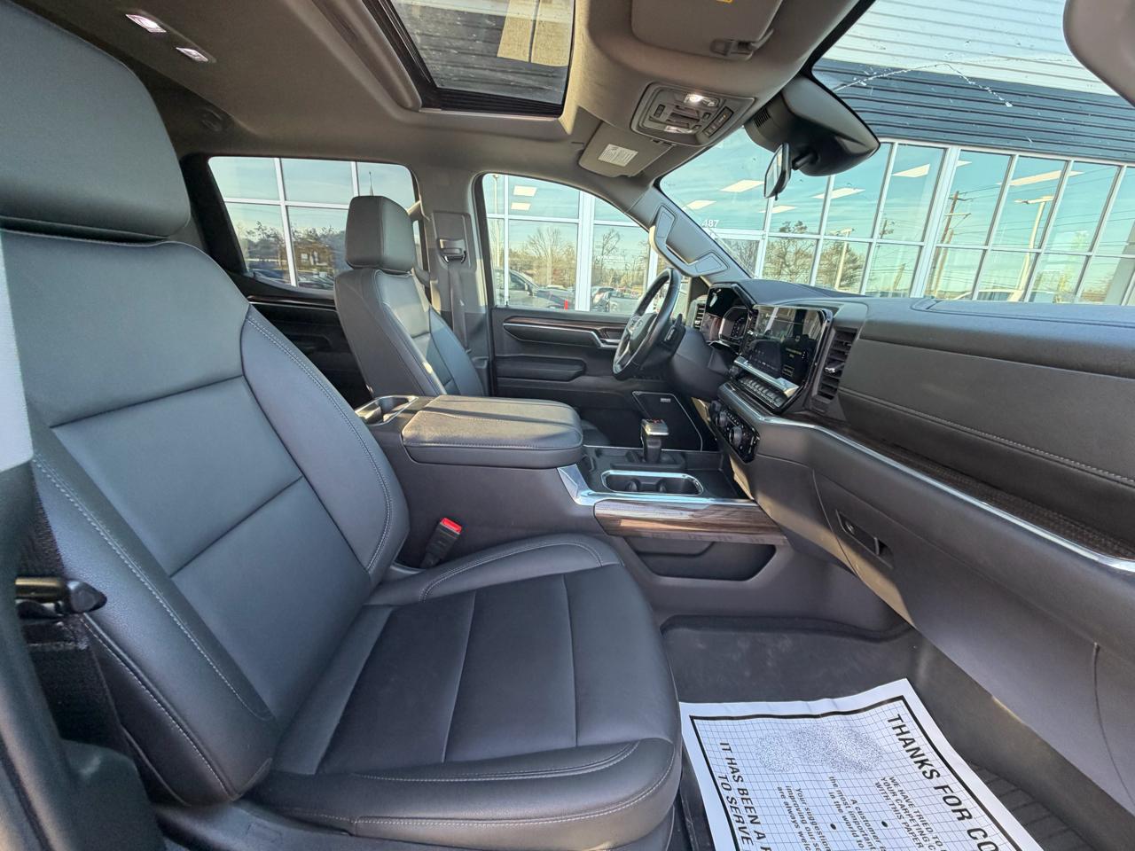 Chevrolet Silverado 1500 4WD Crew Cab 147" LT Trail Boss 2024