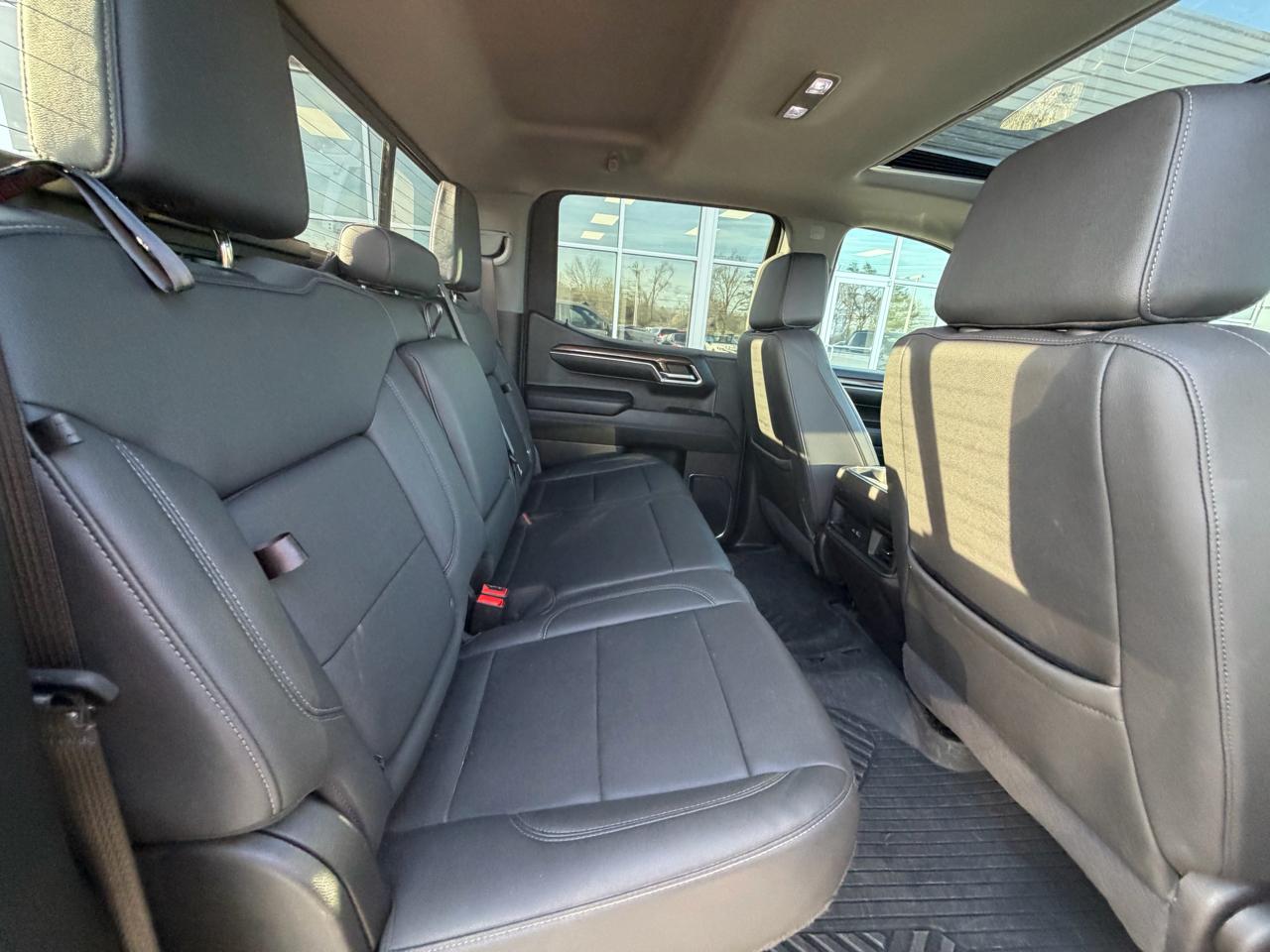 Chevrolet Silverado 1500 4WD Crew Cab 147" LT Trail Boss 2024