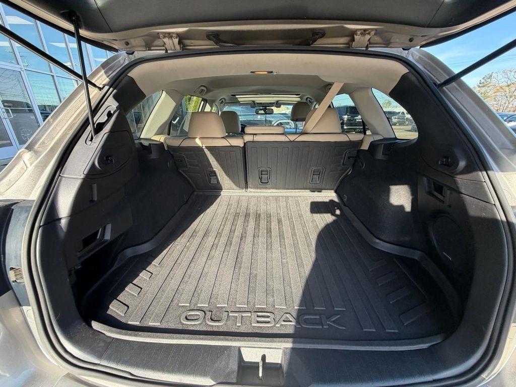 Subaru Outback 4dr Wgn 3.6R Limited 2016