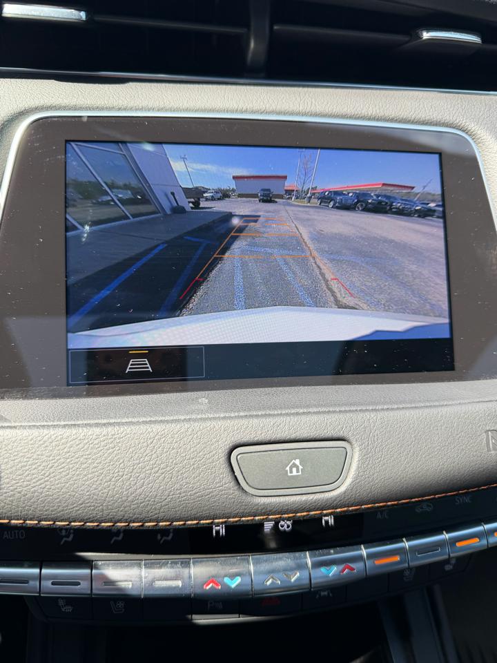 Cadillac XT4 FWD 4dr Sport 2021