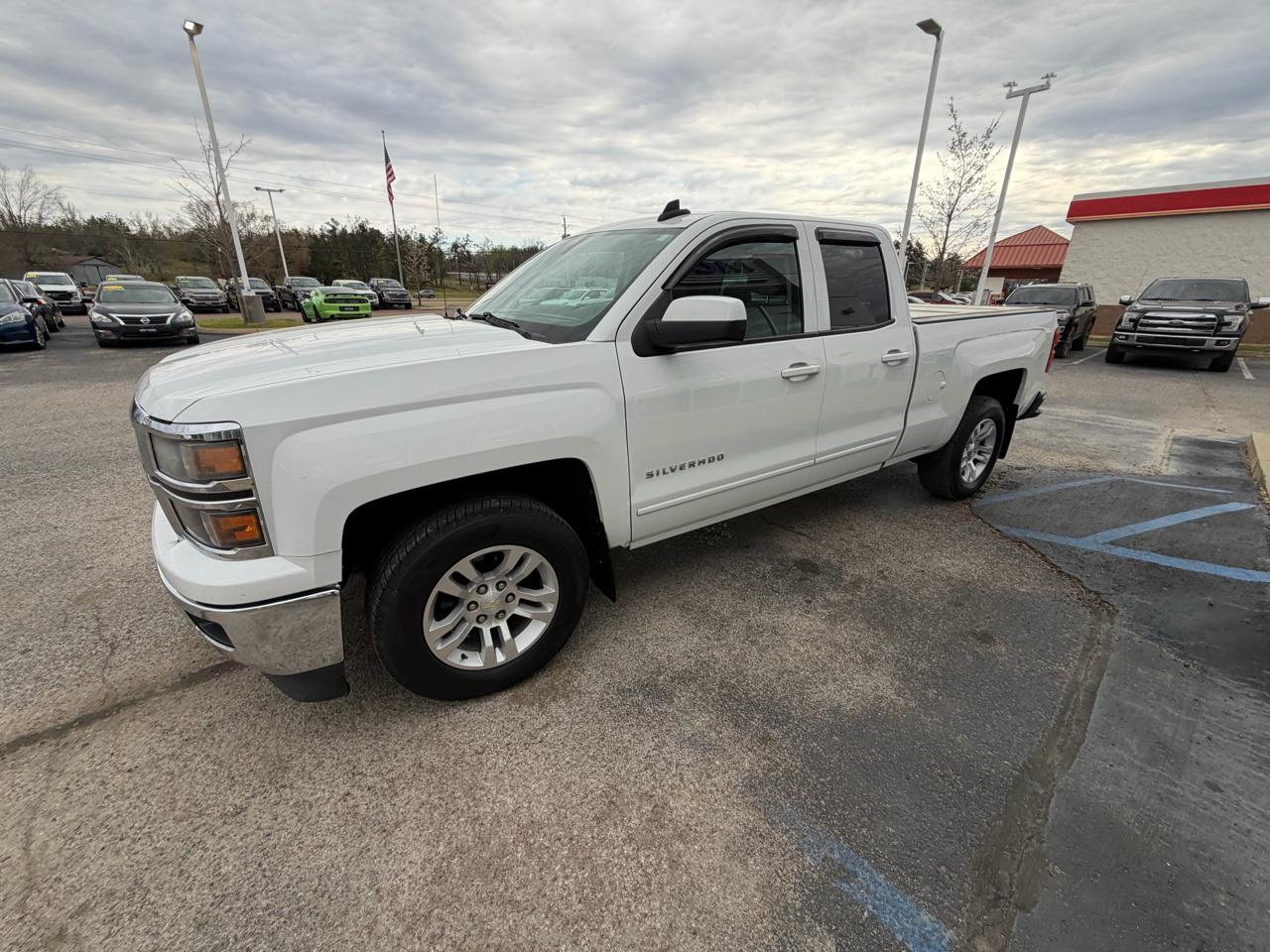 Chevrolet Silverado 1500 2WD Double Cab 143.5" LT w/1LT 2015
