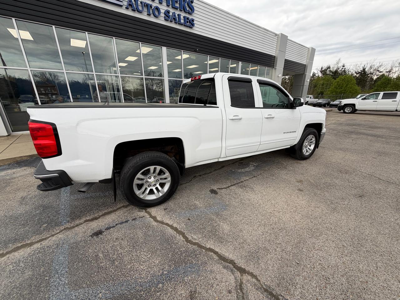 Chevrolet Silverado 1500 2WD Double Cab 143.5" LT w/1LT 2015