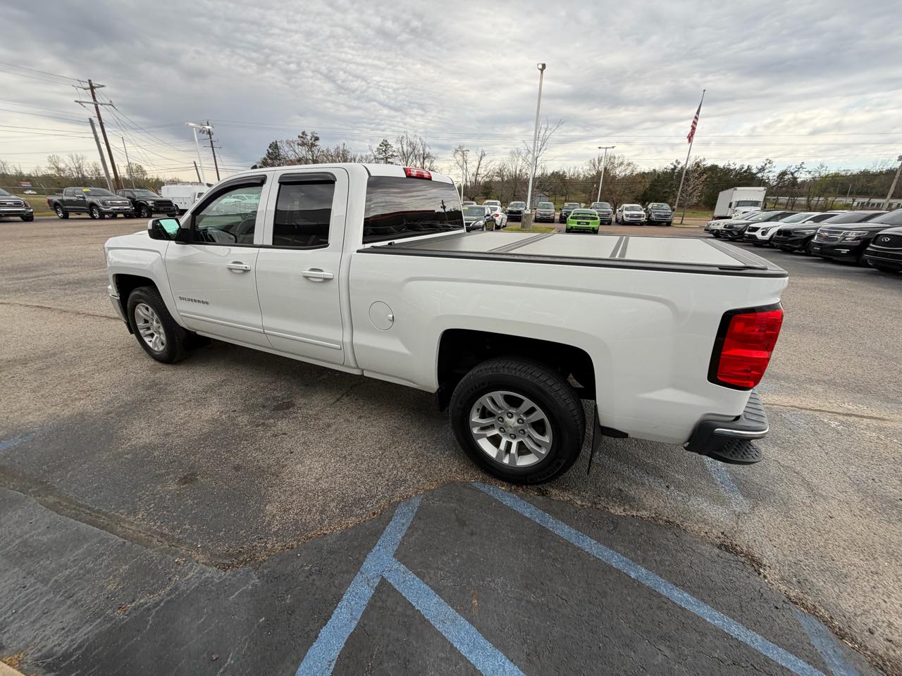 Chevrolet Silverado 1500 2WD Double Cab 143.5" LT w/1LT 2015