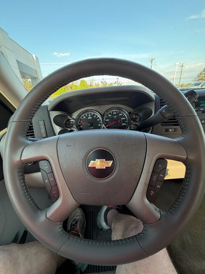 Chevrolet Silverado 1500 4WD Crew Cab 143.5" LT 2012