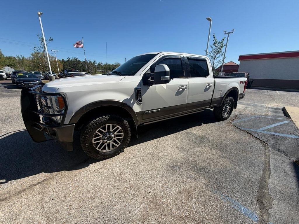 Ford Super Duty F-350 SRW King Ranch 4WD Crew Cab 8' Box 2017
