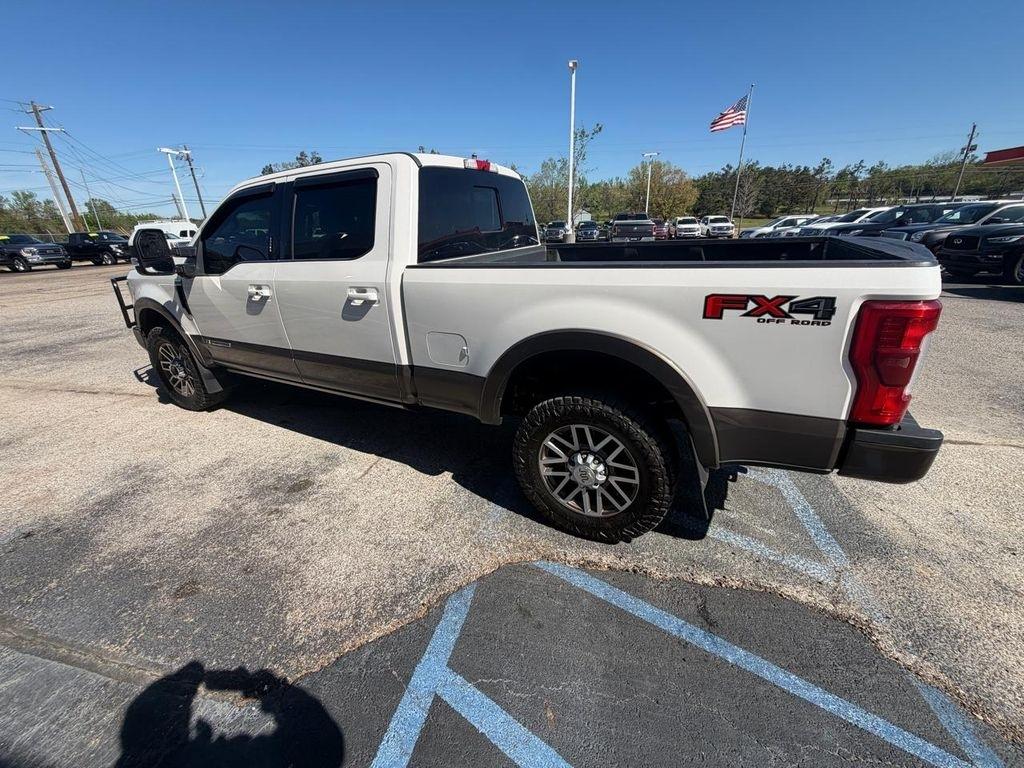 Ford Super Duty F-350 SRW King Ranch 4WD Crew Cab 8' Box 2017