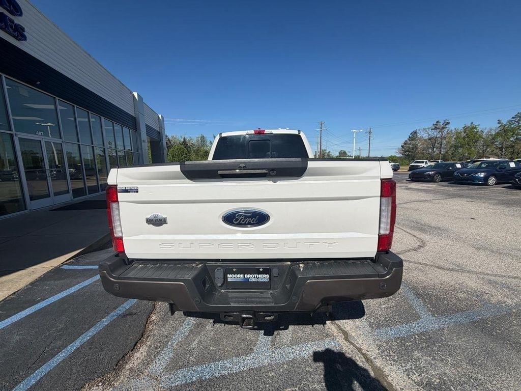 Ford Super Duty F-350 SRW King Ranch 4WD Crew Cab 8' Box 2017