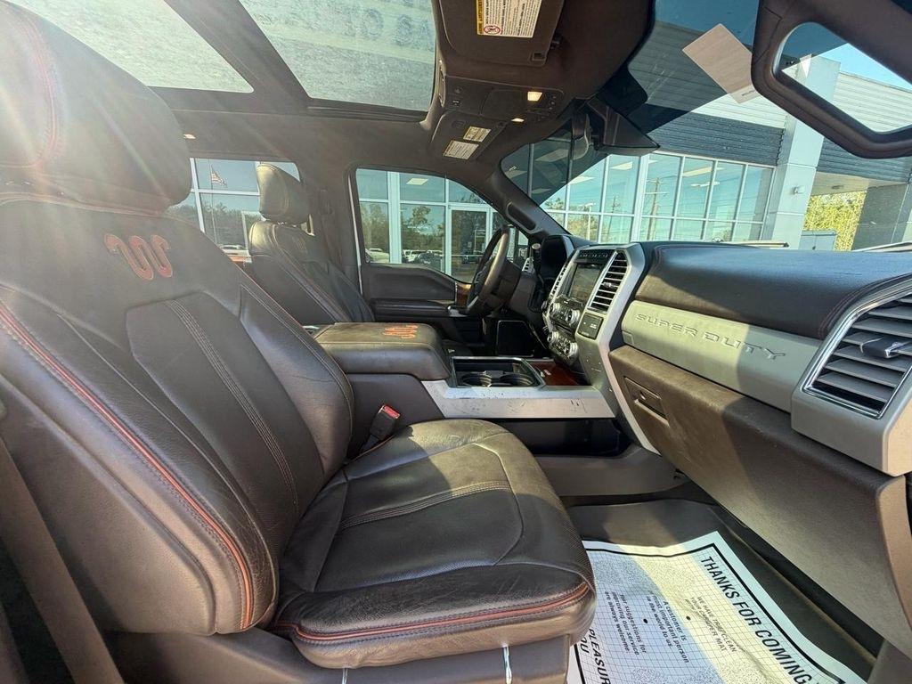 Ford Super Duty F-350 SRW King Ranch 4WD Crew Cab 8' Box 2017