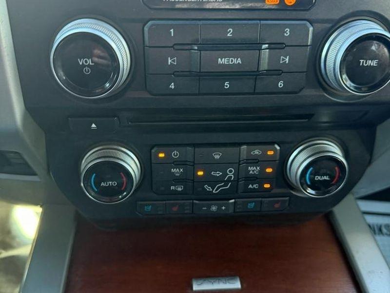 Ford Super Duty F-350 SRW King Ranch 4WD Crew Cab 8' Box 2017