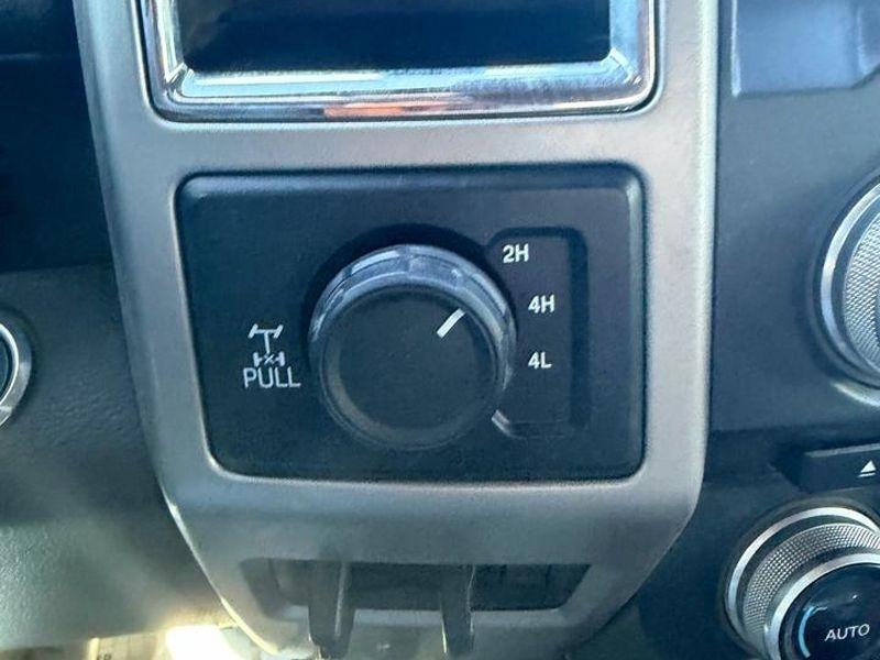 Ford Super Duty F-350 SRW King Ranch 4WD Crew Cab 8' Box 2017