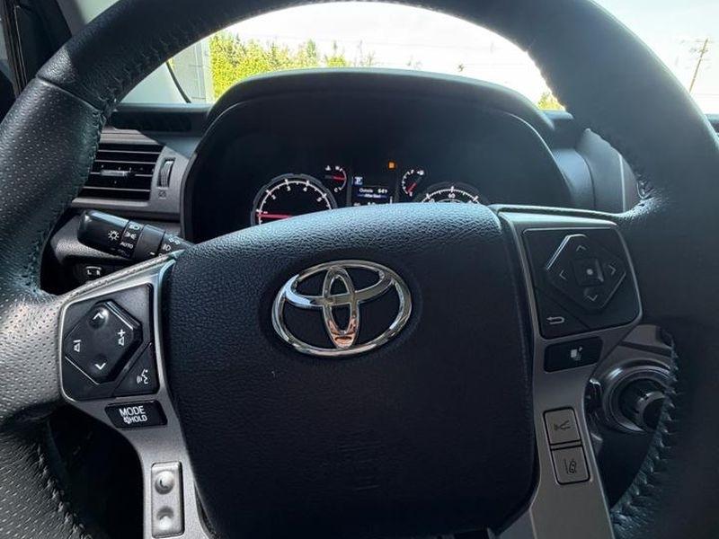 Toyota 4Runner Limited 4WD (Natl) 2021