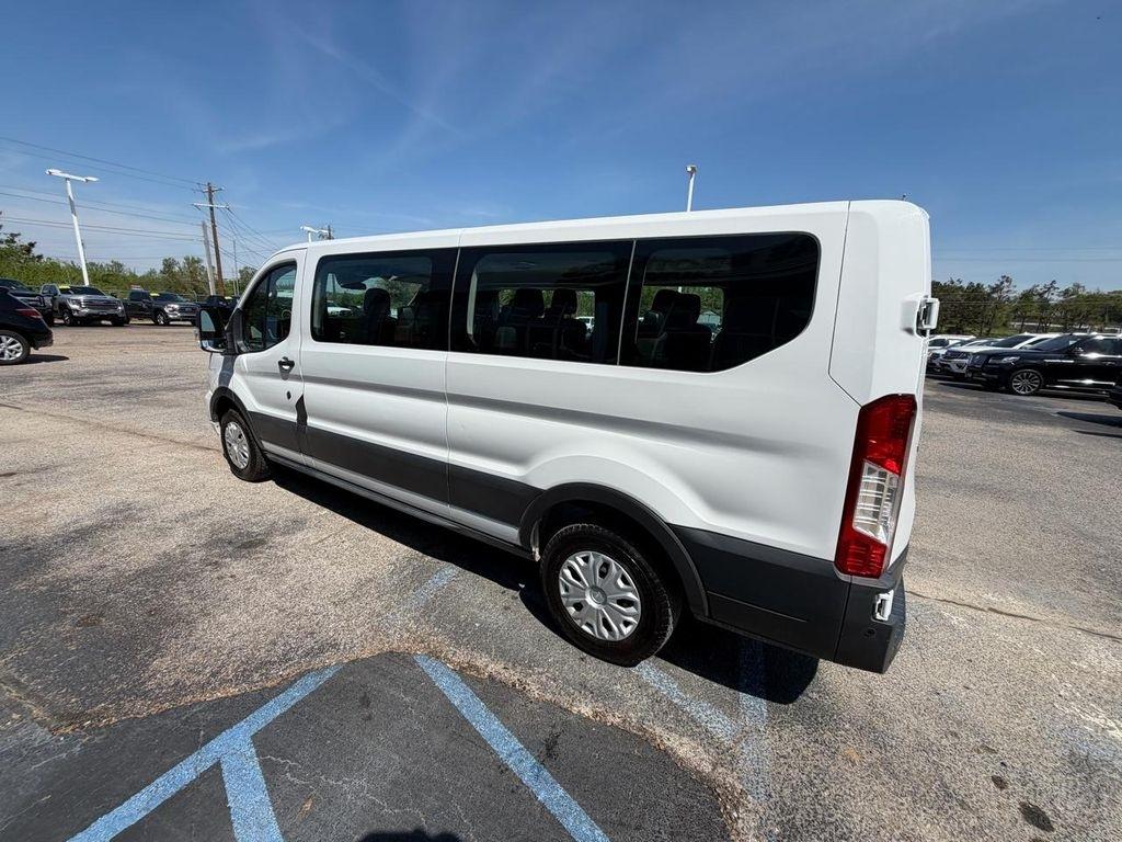 Ford Transit Passenger Wagon T-350 148" Low Roof XLT RWD 2021