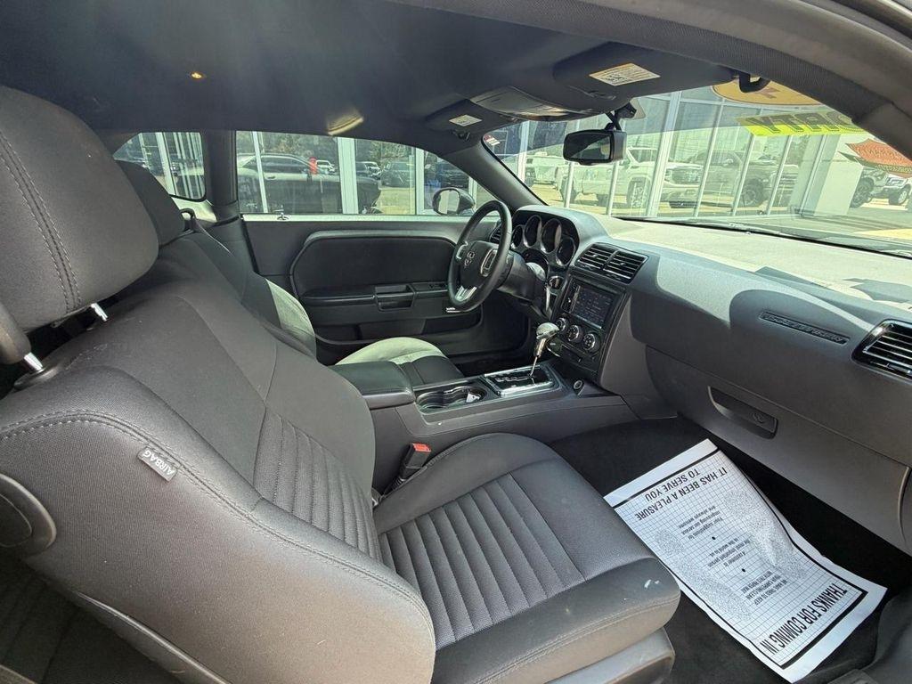 Dodge Challenger 2dr Cpe SXT 2014