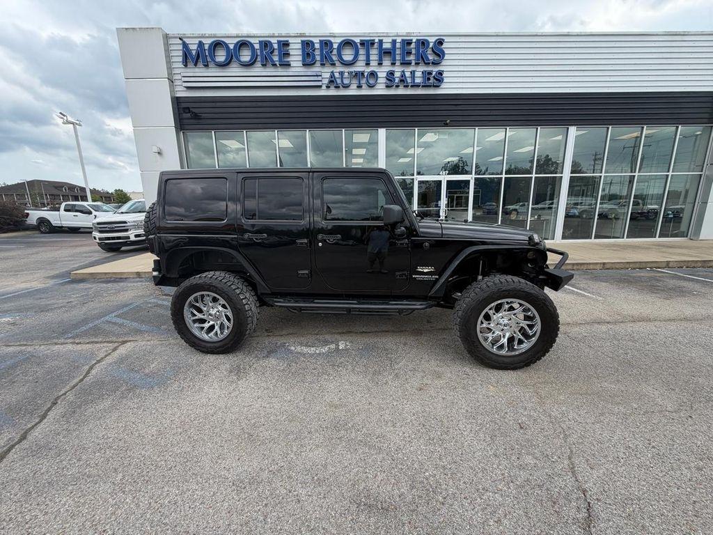 Jeep Wrangler Unlimited 4WD 4dr Sahara 2014