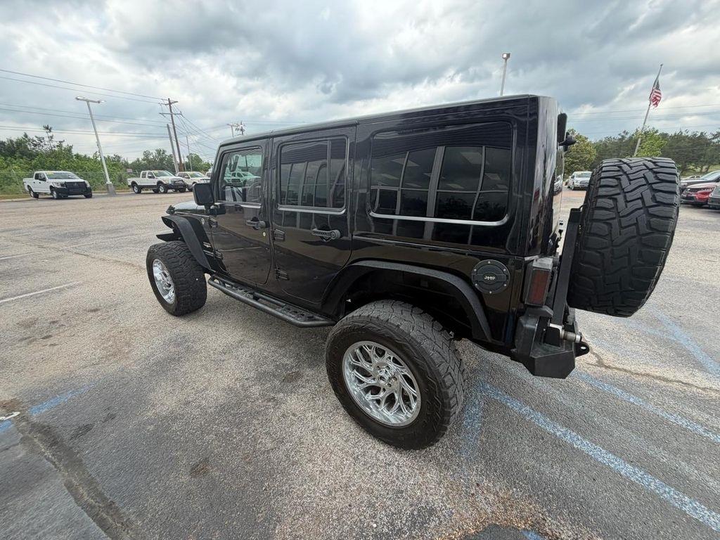 Jeep Wrangler Unlimited 4WD 4dr Sahara 2014