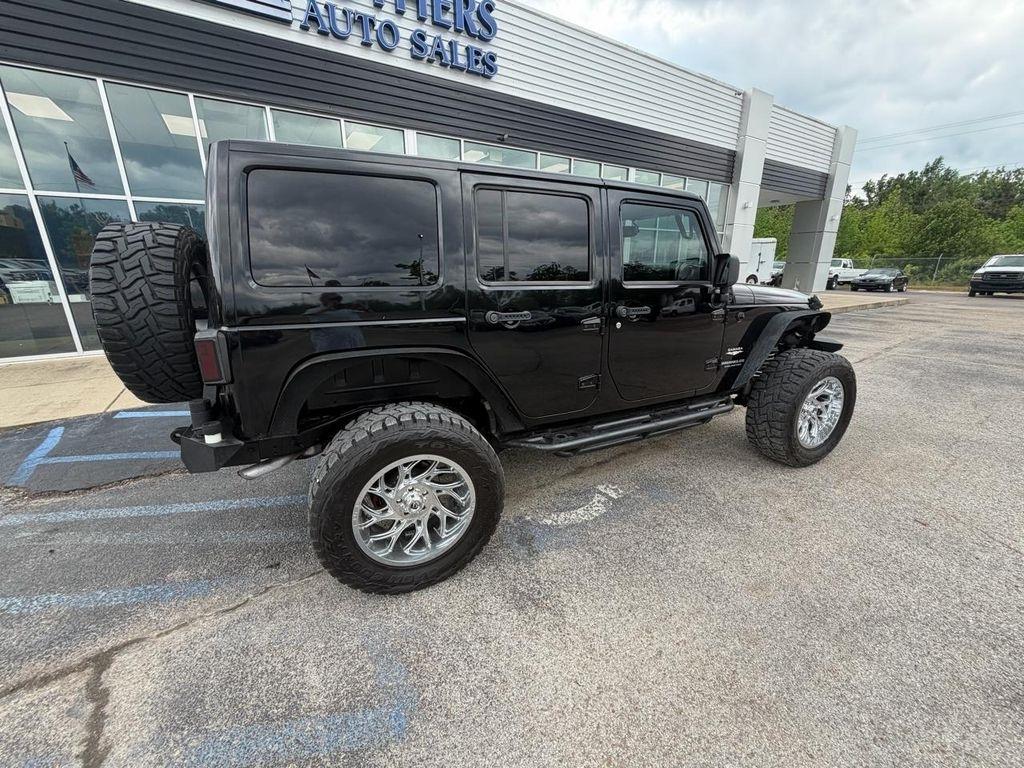 Jeep Wrangler Unlimited 4WD 4dr Sahara 2014
