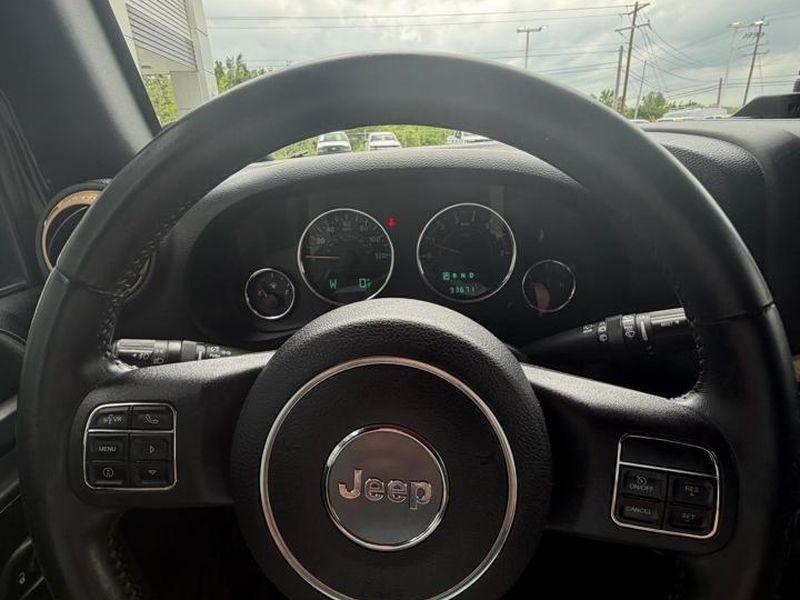 Jeep Wrangler Unlimited 4WD 4dr Sahara 2014