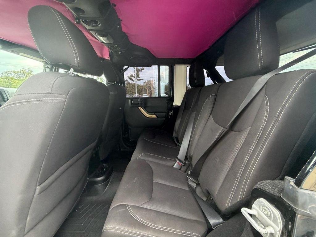 Jeep Wrangler Unlimited 4WD 4dr Sahara 2014