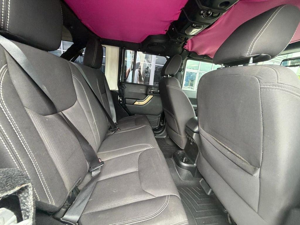 Jeep Wrangler Unlimited 4WD 4dr Sahara 2014